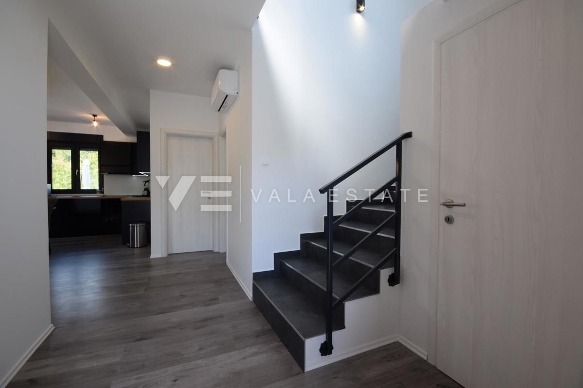 NUOVA MODERNA CASA INDIPENDENTE IN BELLISSIMA LOCAZIONE IMMERSA NELLA NATURA