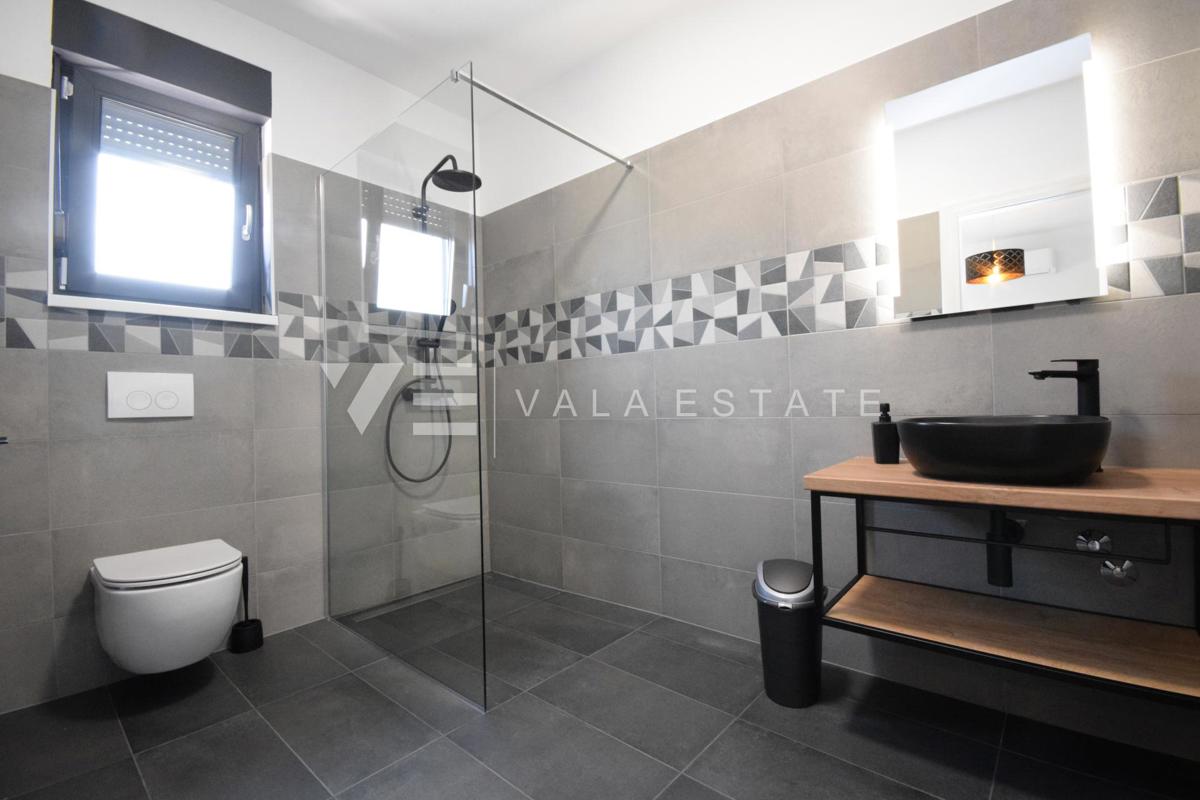 NUOVA MODERNA CASA INDIPENDENTE IN BELLISSIMA LOCAZIONE IMMERSA NELLA NATURA