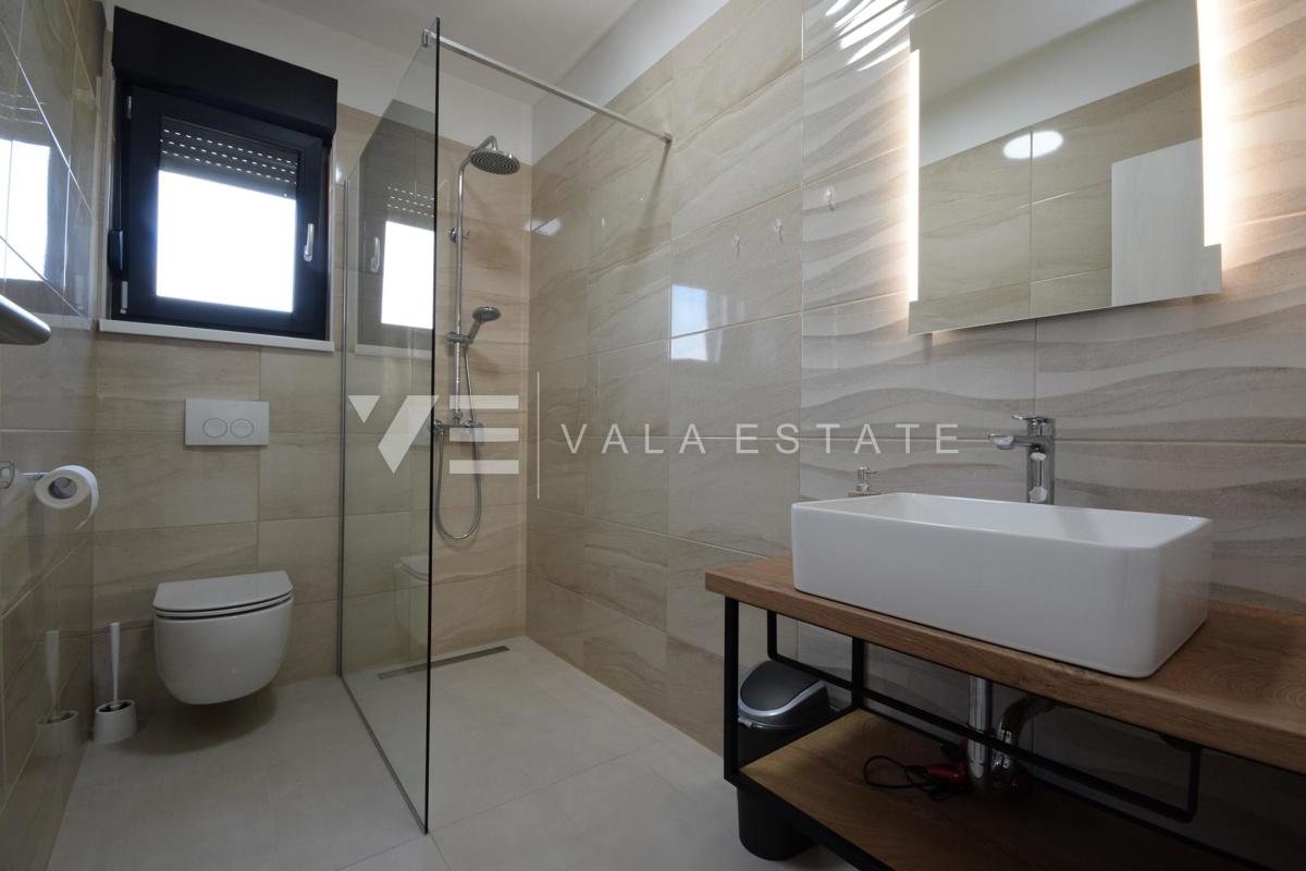 NUOVA MODERNA CASA INDIPENDENTE IN BELLISSIMA LOCAZIONE IMMERSA NELLA NATURA