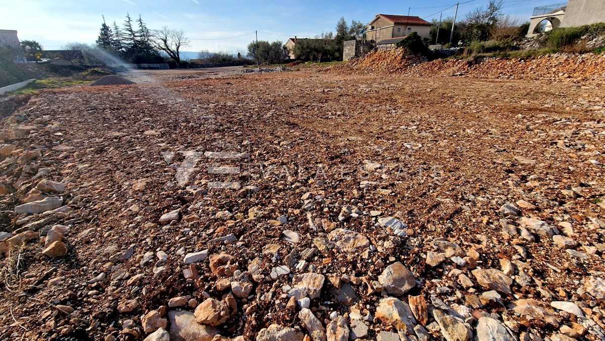 TERRENO EDIFICABILE PIANO IN POSIZIONE TRANQUILLA