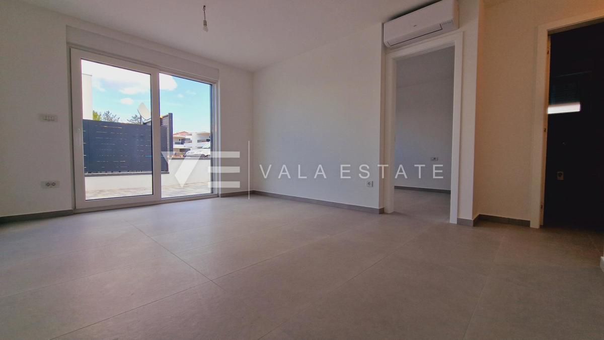 NUOVO APPARTAMENTO MODERNO CON GIARDINO E VISTA MARE