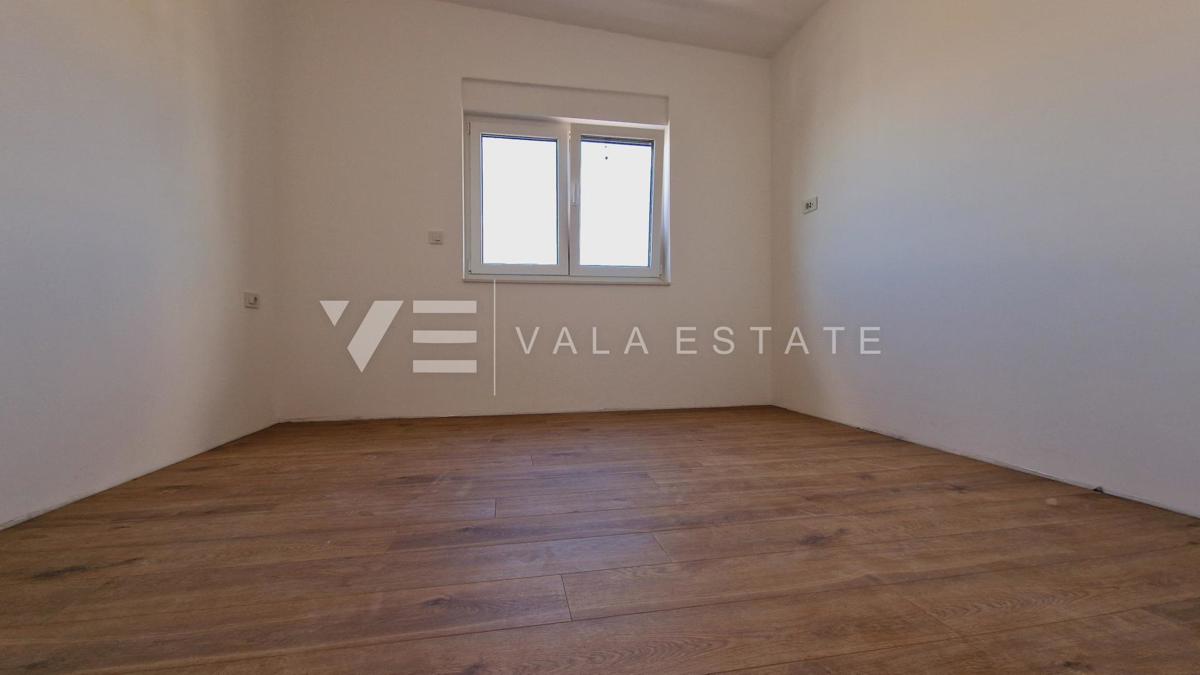 NUOVO APPARTAMENTO MODERNO CON GIARDINO E VISTA MARE