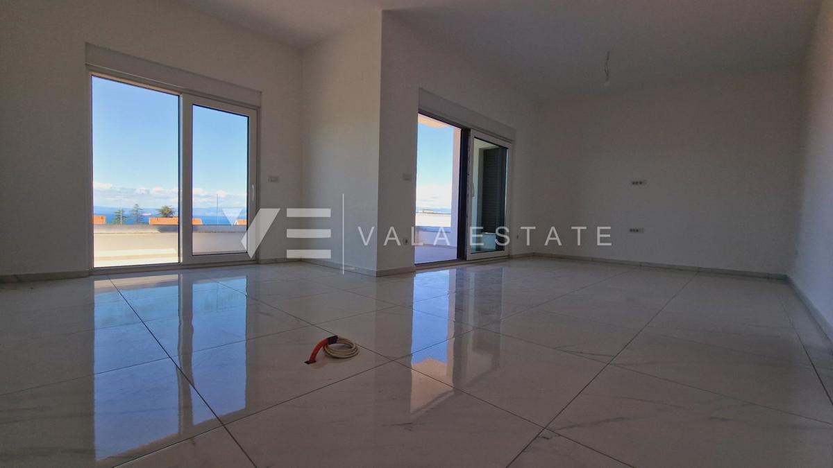 NUOVO APPARTAMENTO MODERNO CON GIARDINO E VISTA MARE