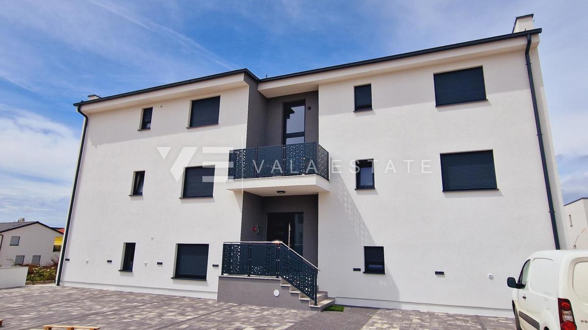 NUOVO APPARTAMENTO MODERNO CON GIARDINO E VISTA MARE