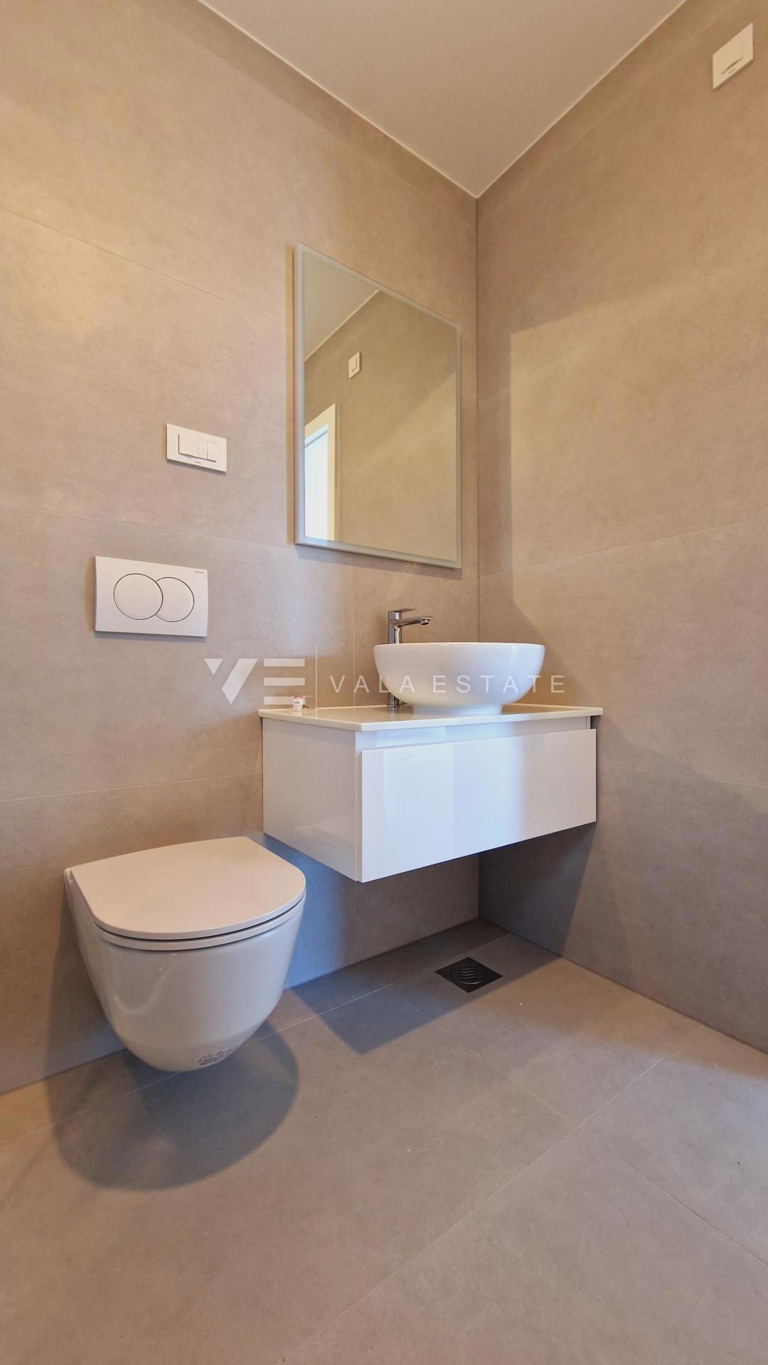 NUOVO APPARTAMENTO MODERNO CON GIARDINO E VISTA MARE