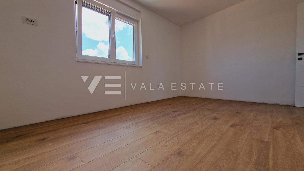 NUOVO APPARTAMENTO MODERNO CON GIARDINO E VISTA MARE