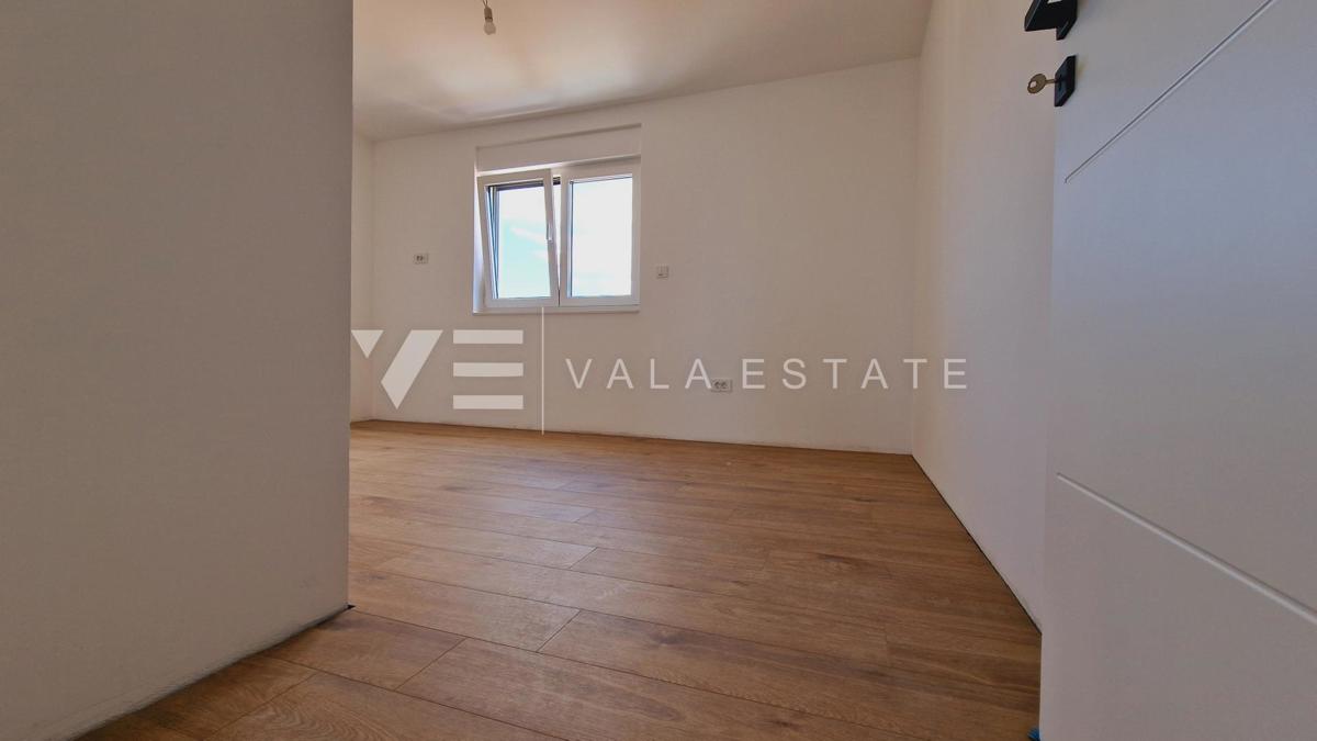 NUOVO APPARTAMENTO MODERNO CON GIARDINO E VISTA MARE