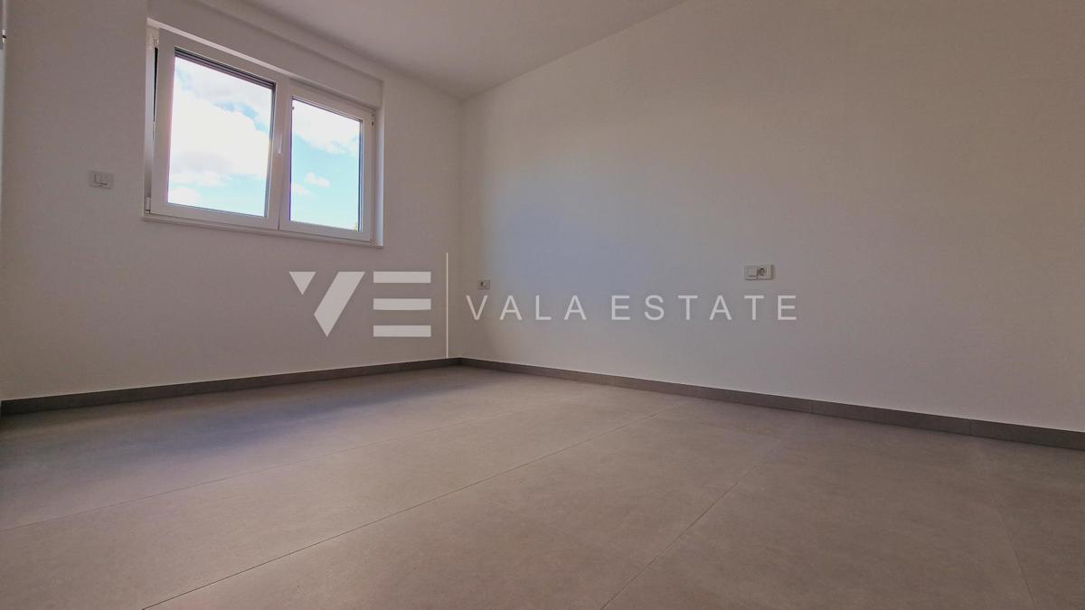 NUOVO APPARTAMENTO MODERNO CON GIARDINO E VISTA MARE