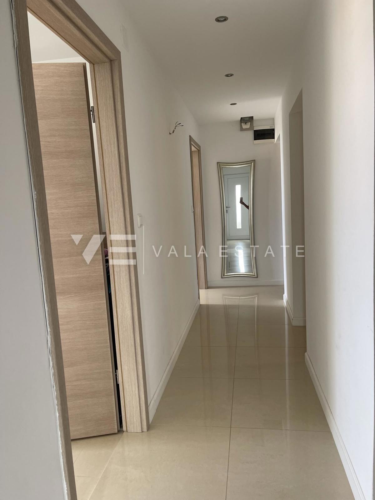MODERNO BILOCALE CON VISTA MARE