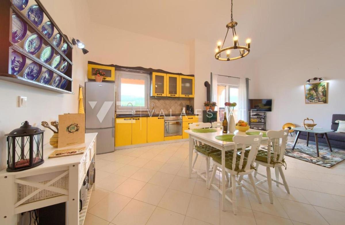 CONFORTEVOLE APPARTAMENTO CON SPLENDIDA VISTA MARE