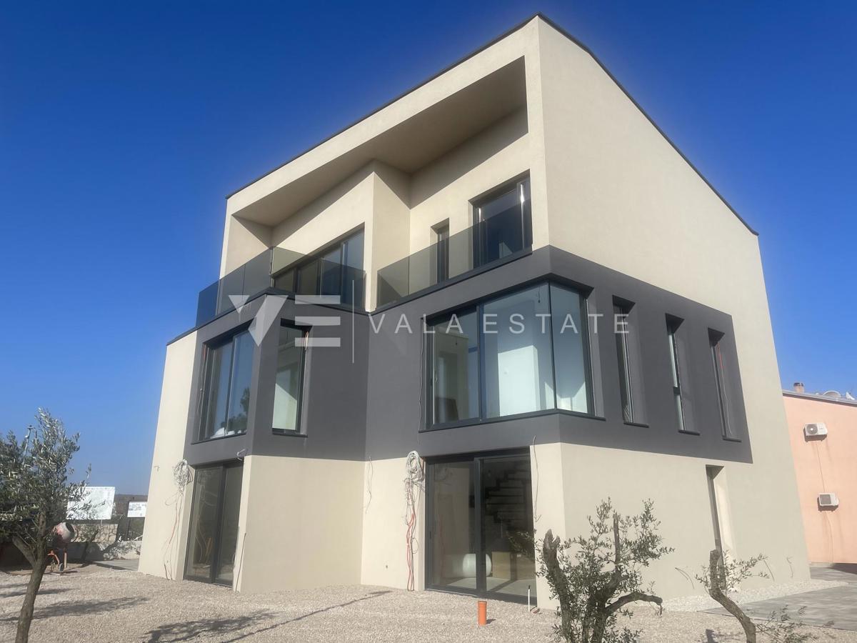 LUSSO APPARTAMENTO ATTICO CON SPLENDIDA VISTA MARE