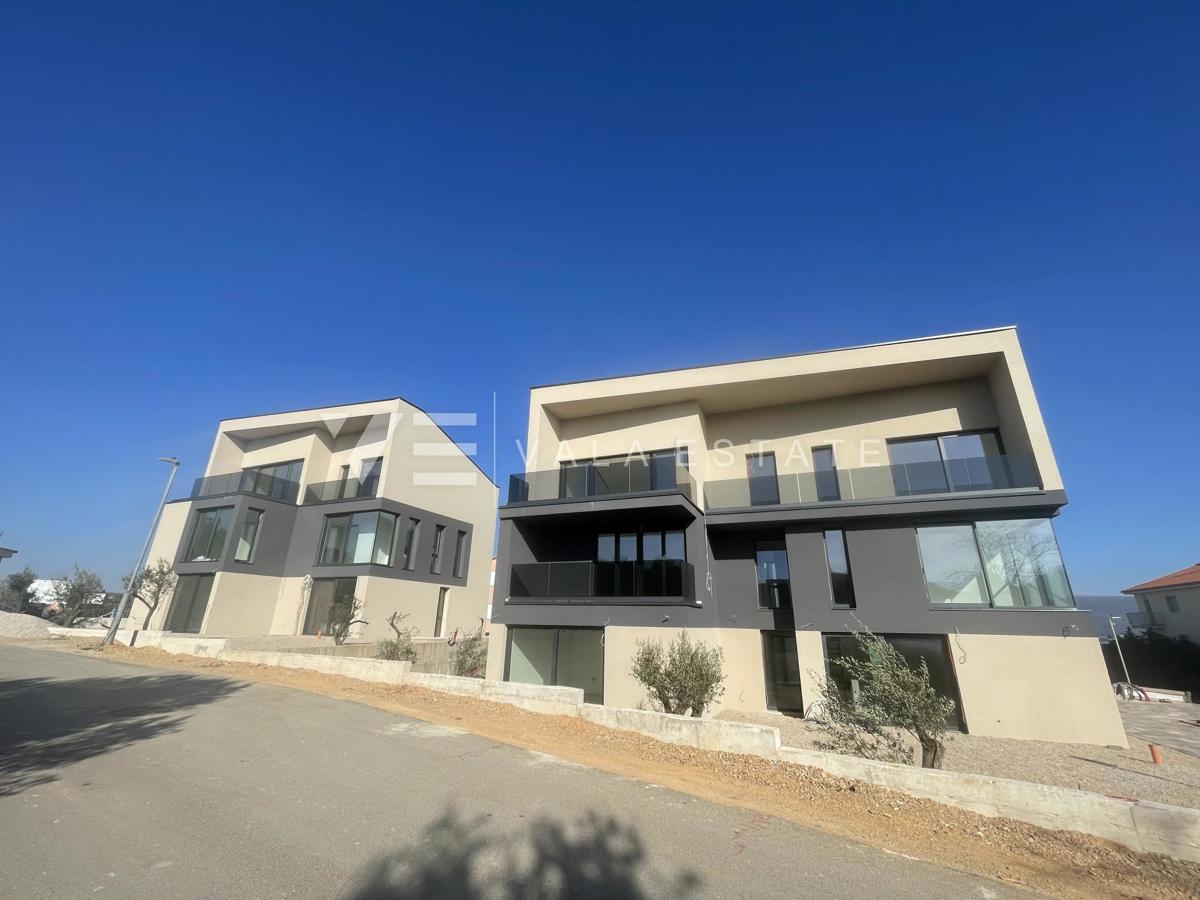 LUSSO APPARTAMENTO ATTICO CON SPLENDIDA VISTA MARE