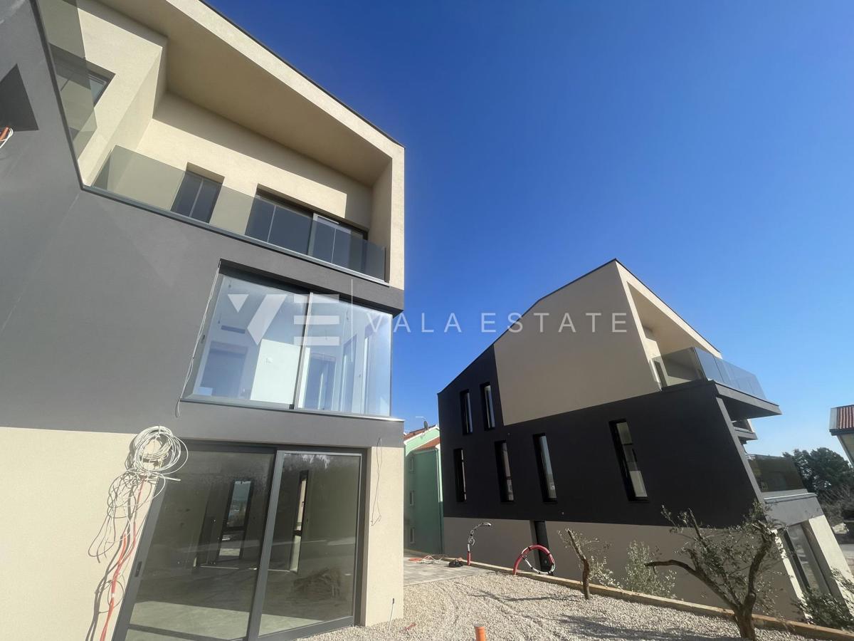 LUSSO APPARTAMENTO ATTICO CON SPLENDIDA VISTA MARE