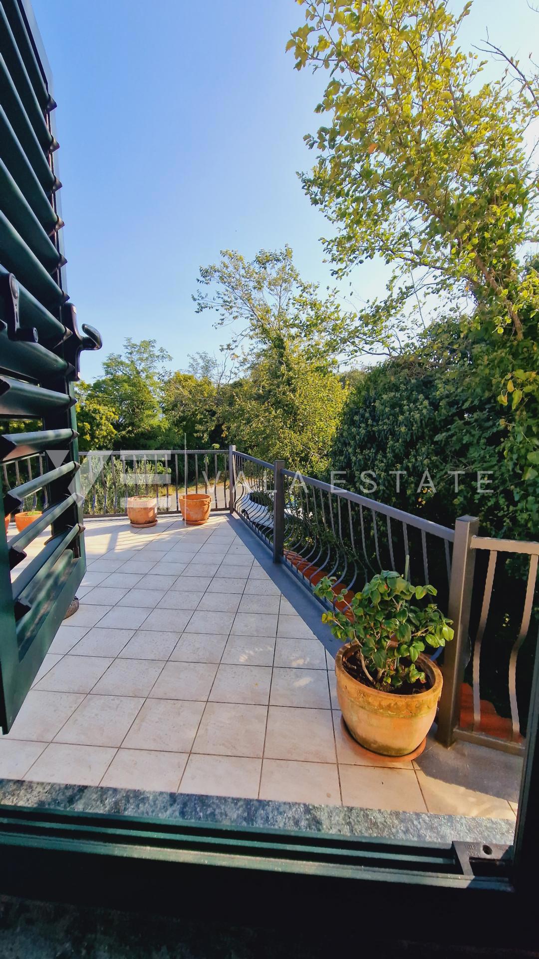 CASA INDIPENDENTE IN POSIZIONE TRANQUILLA CON VISTA MARE