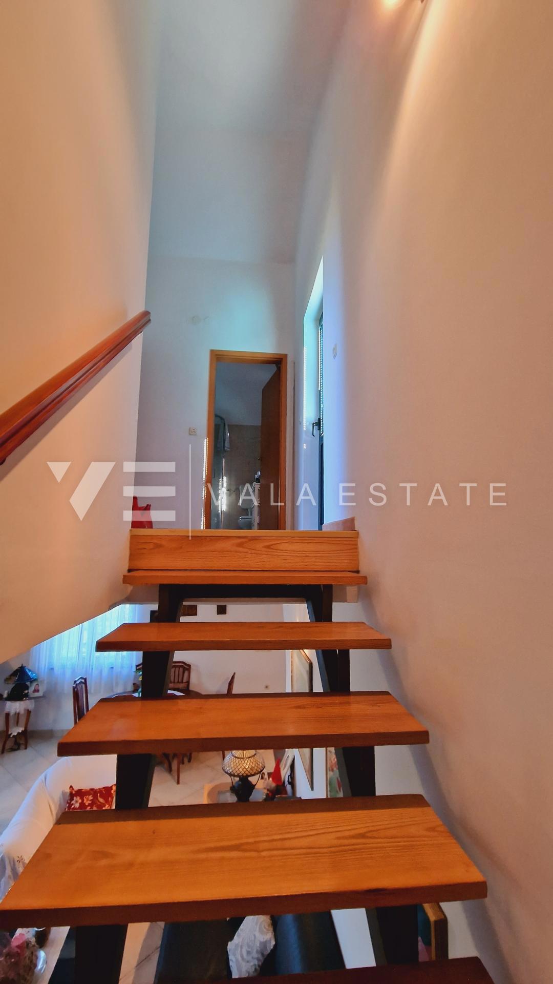 CASA INDIPENDENTE IN POSIZIONE TRANQUILLA CON VISTA MARE