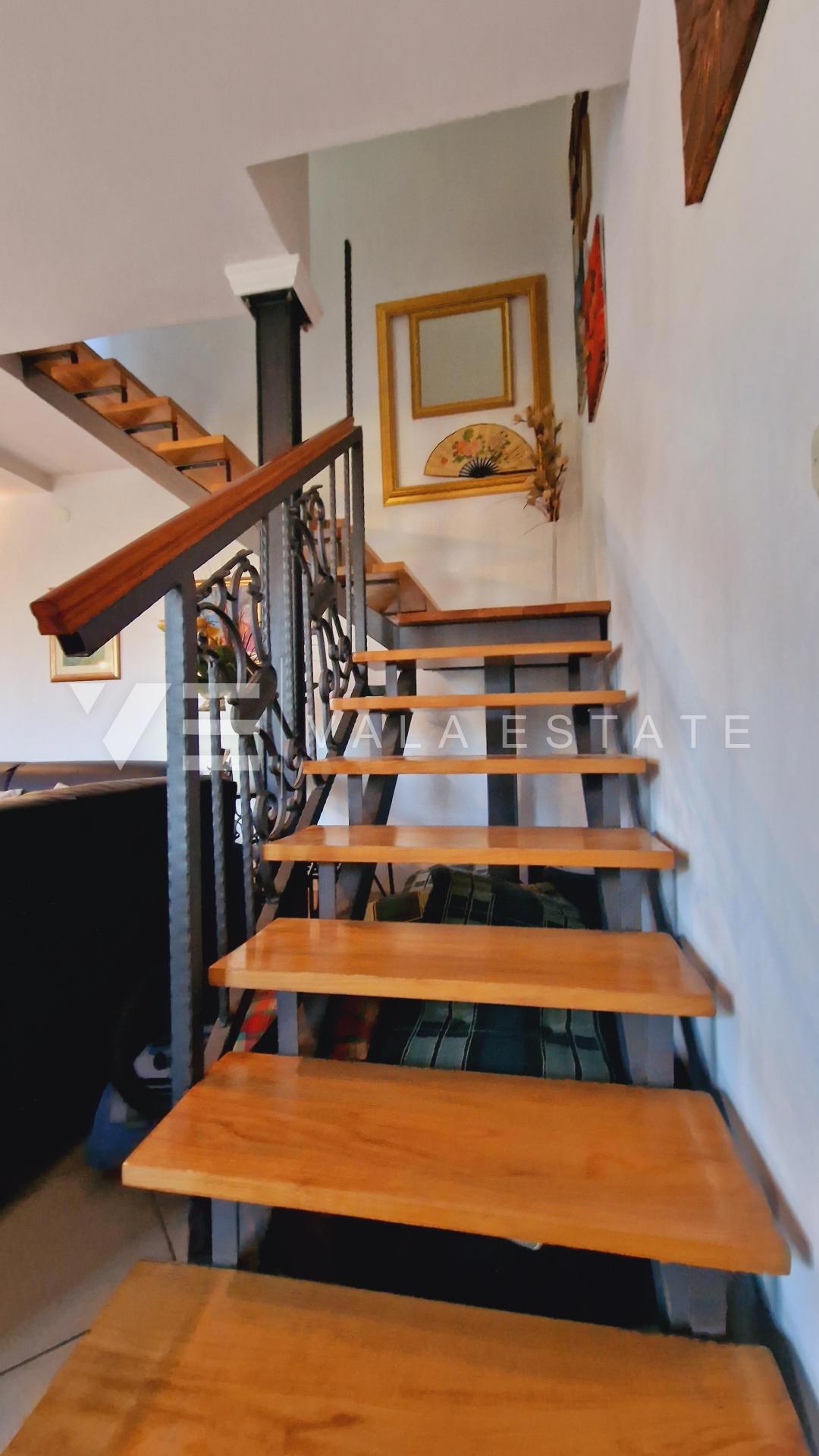 CASA INDIPENDENTE IN POSIZIONE TRANQUILLA CON VISTA MARE