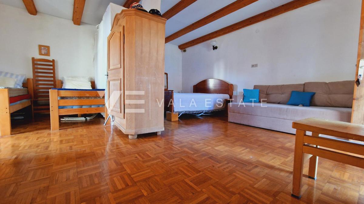 CASA IN PIETRA RISTRUTTURATA
