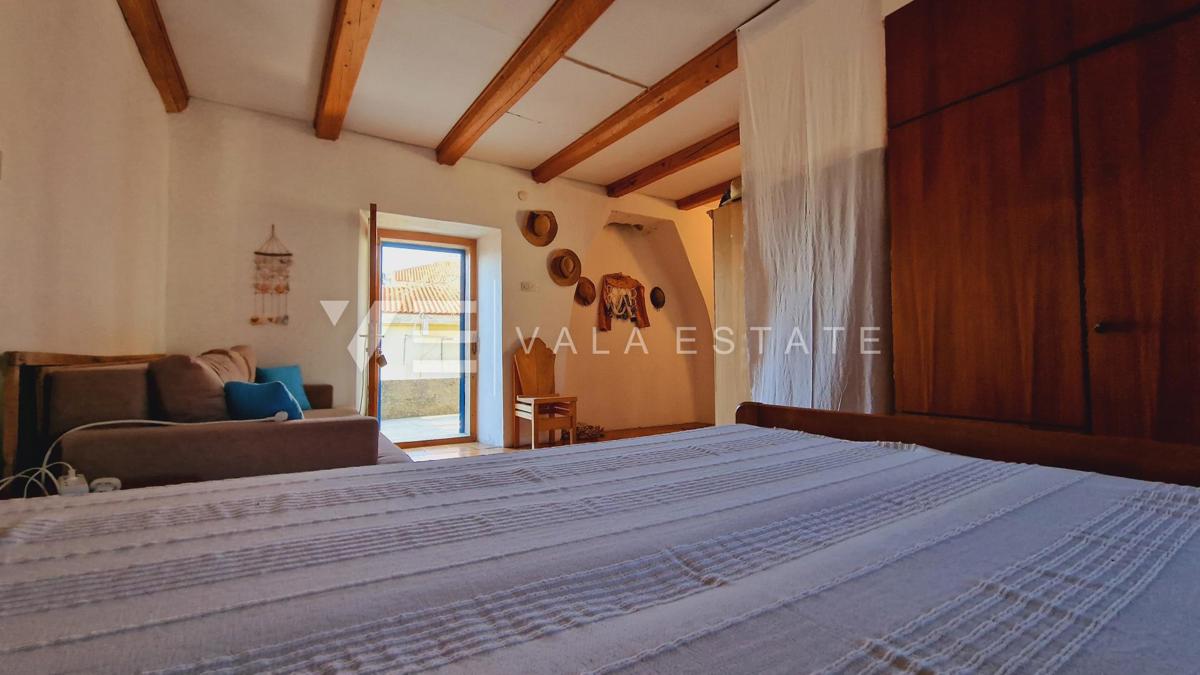 CASA IN PIETRA RISTRUTTURATA