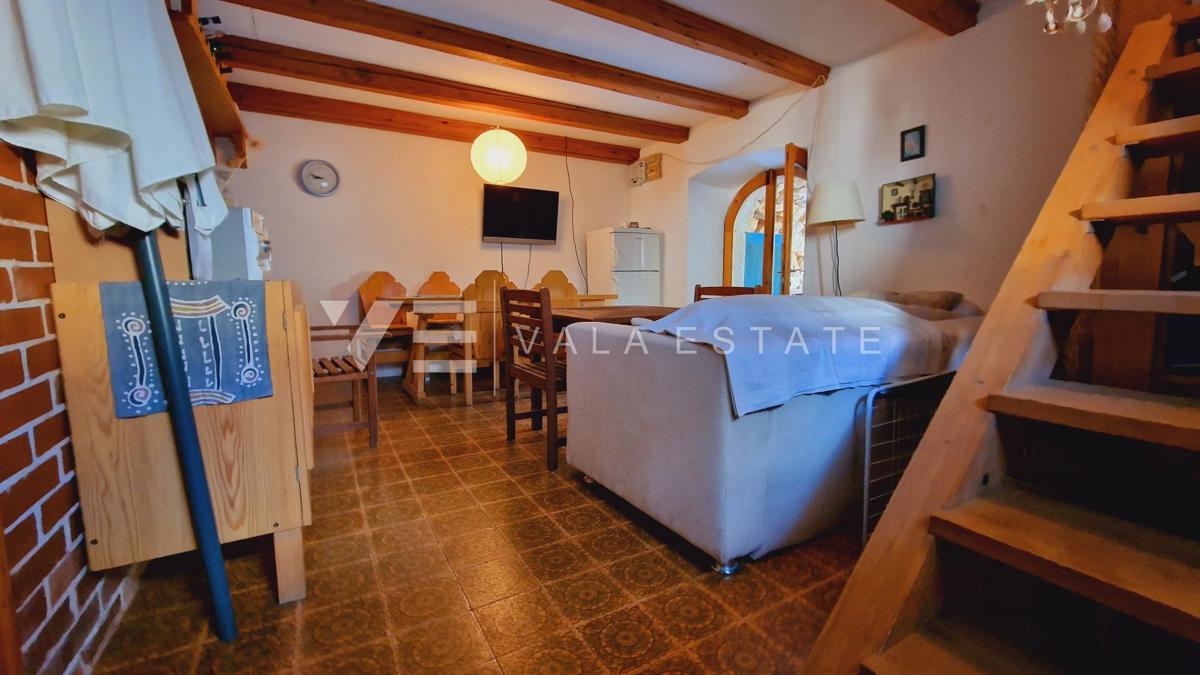 CASA IN PIETRA RISTRUTTURATA