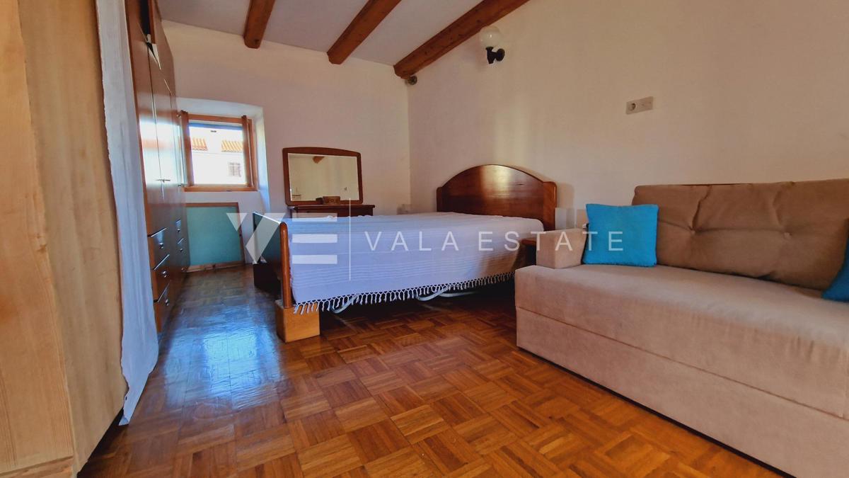 CASA IN PIETRA RISTRUTTURATA