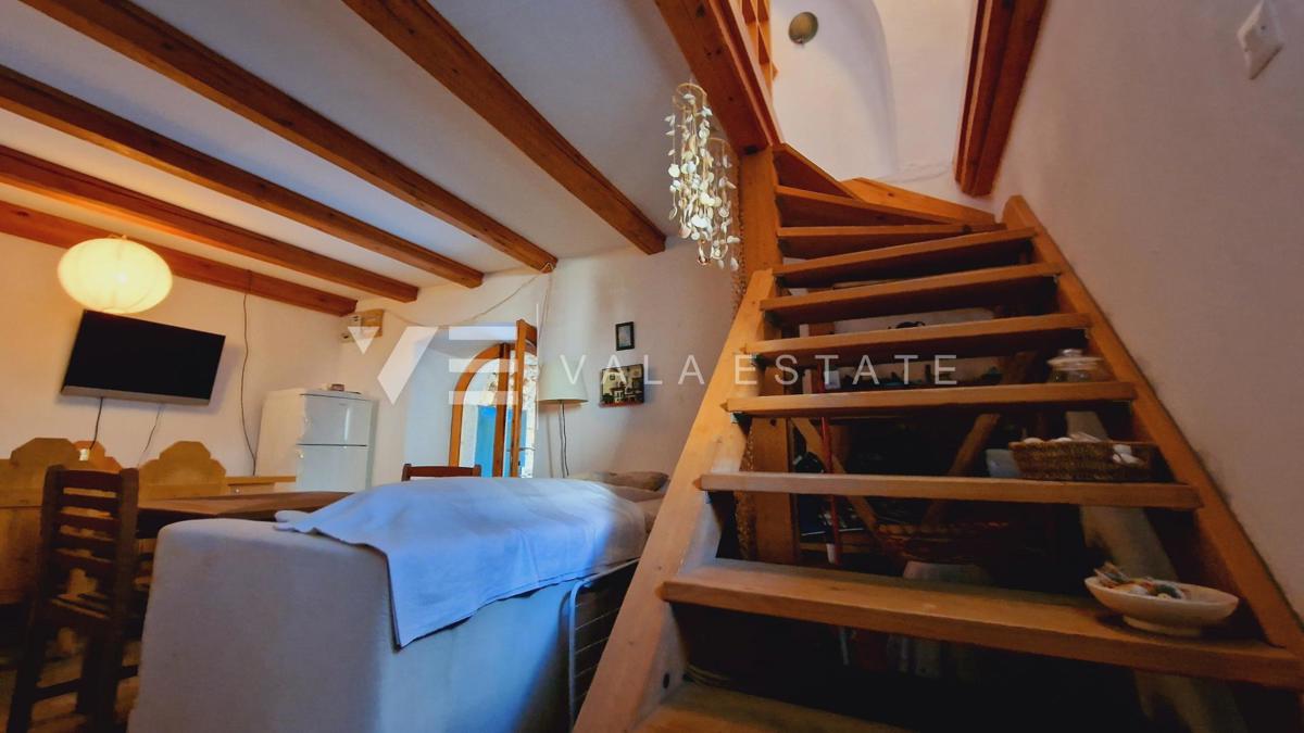 CASA IN PIETRA RISTRUTTURATA