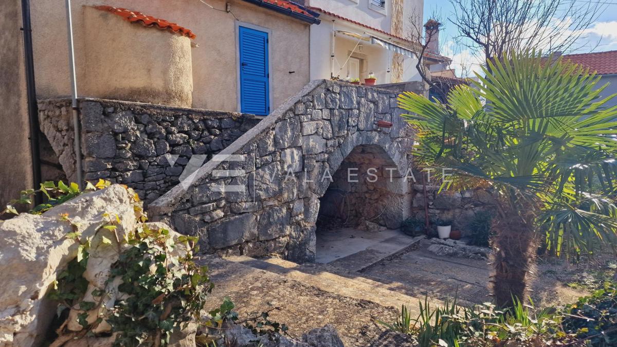 CASA IN PIETRA RISTRUTTURATA