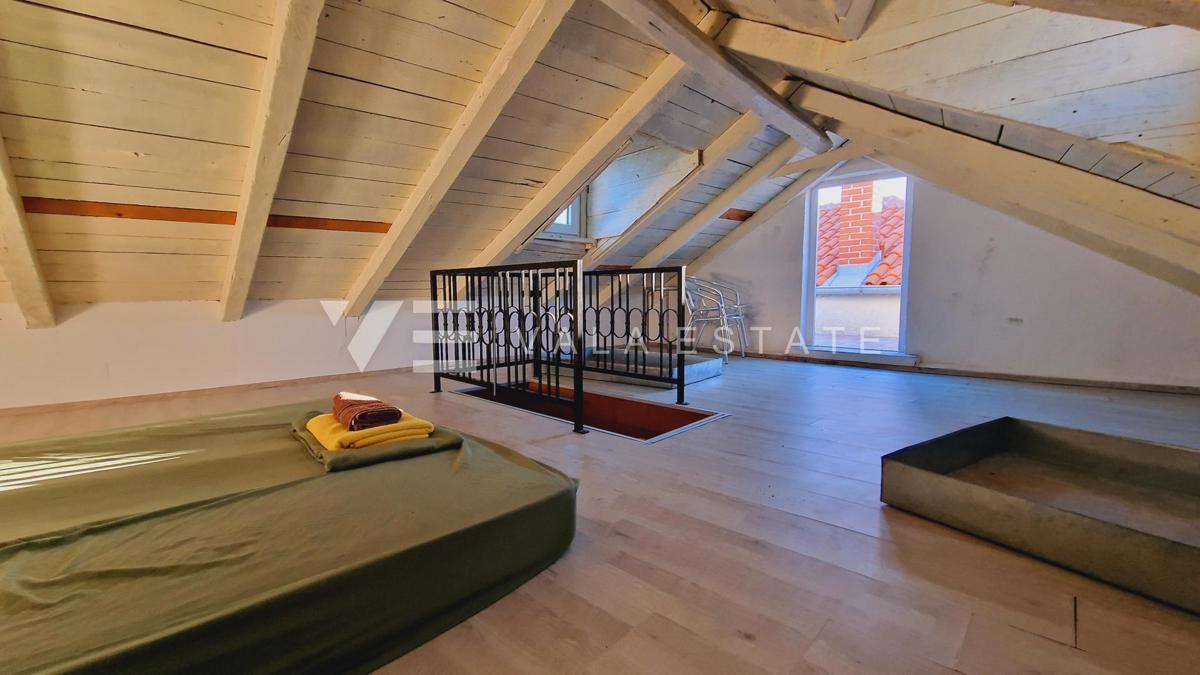 CASA IN PIETRA NEL CENTRO STORICO A SOLI 50 M DAL MARE