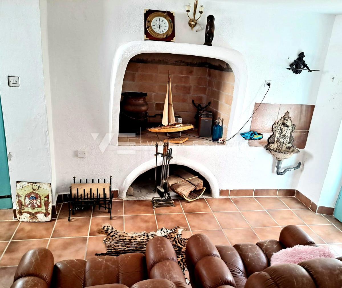 CASA IN PIETRA NEL CENTRO STORICO A SOLI 50 M DAL MARE