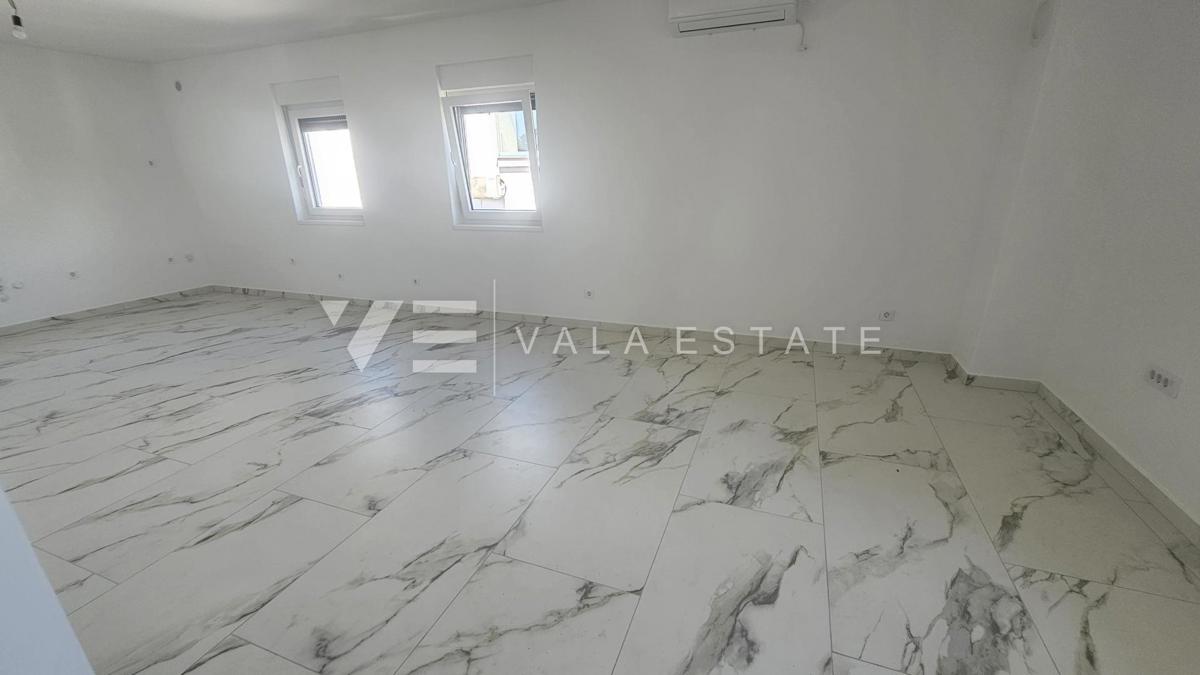 BILOCALE IN POSIZIONE TRANQUILLA CON VISTA MARE