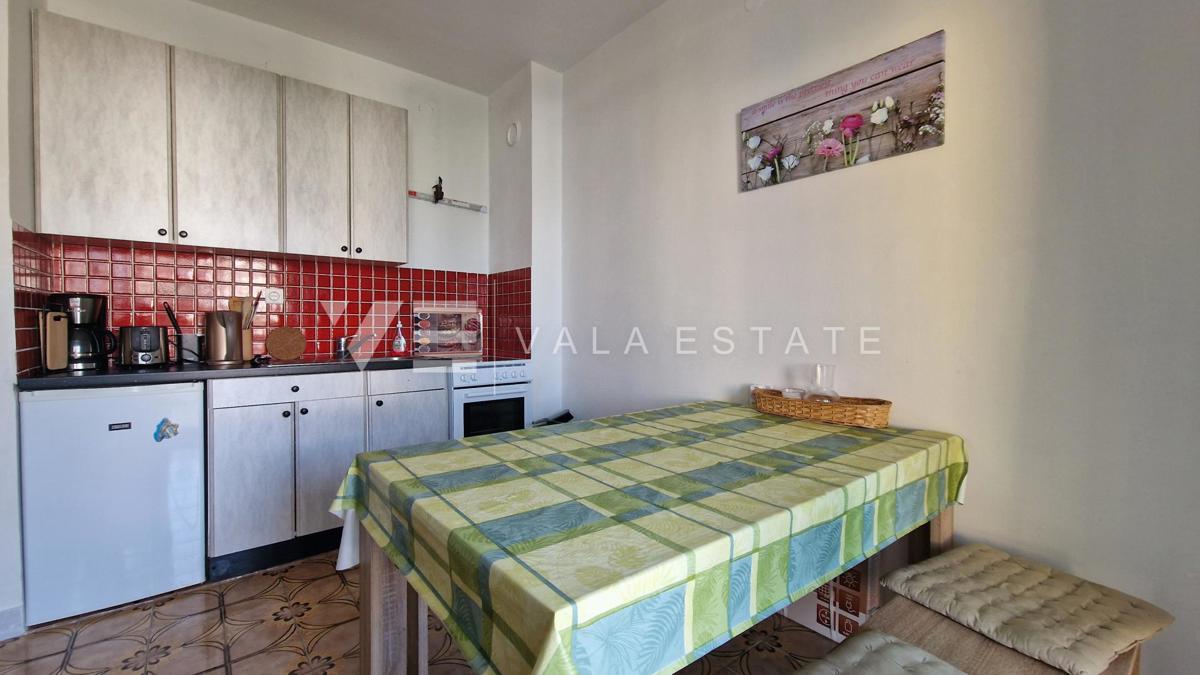 CASA INDIPENDENTE CON AMPIO GIARDINO VICINO AL MARE E AL CENTRO
