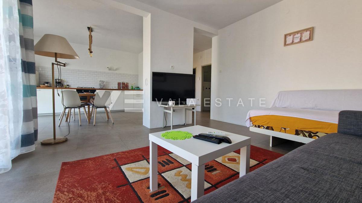 CASA INDIPENDENTE CON AMPIO GIARDINO VICINO AL MARE E AL CENTRO