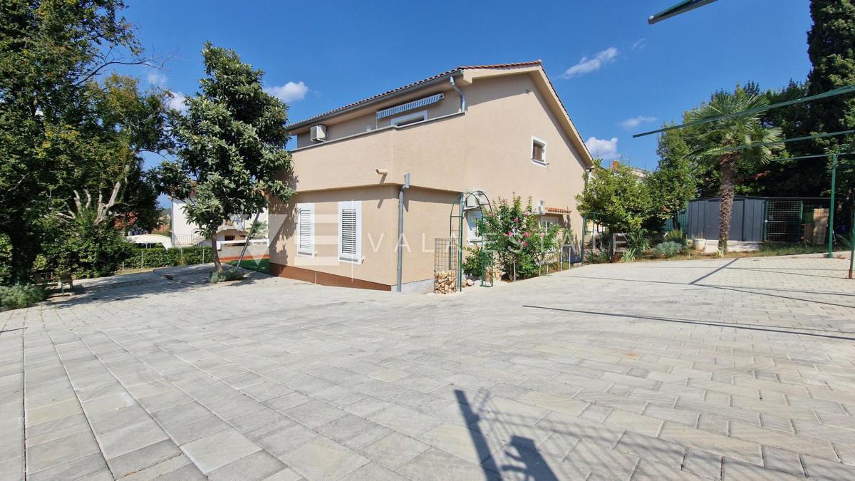 CASA INDIPENDENTE CON AMPIO GIARDINO VICINO AL MARE E AL CENTRO