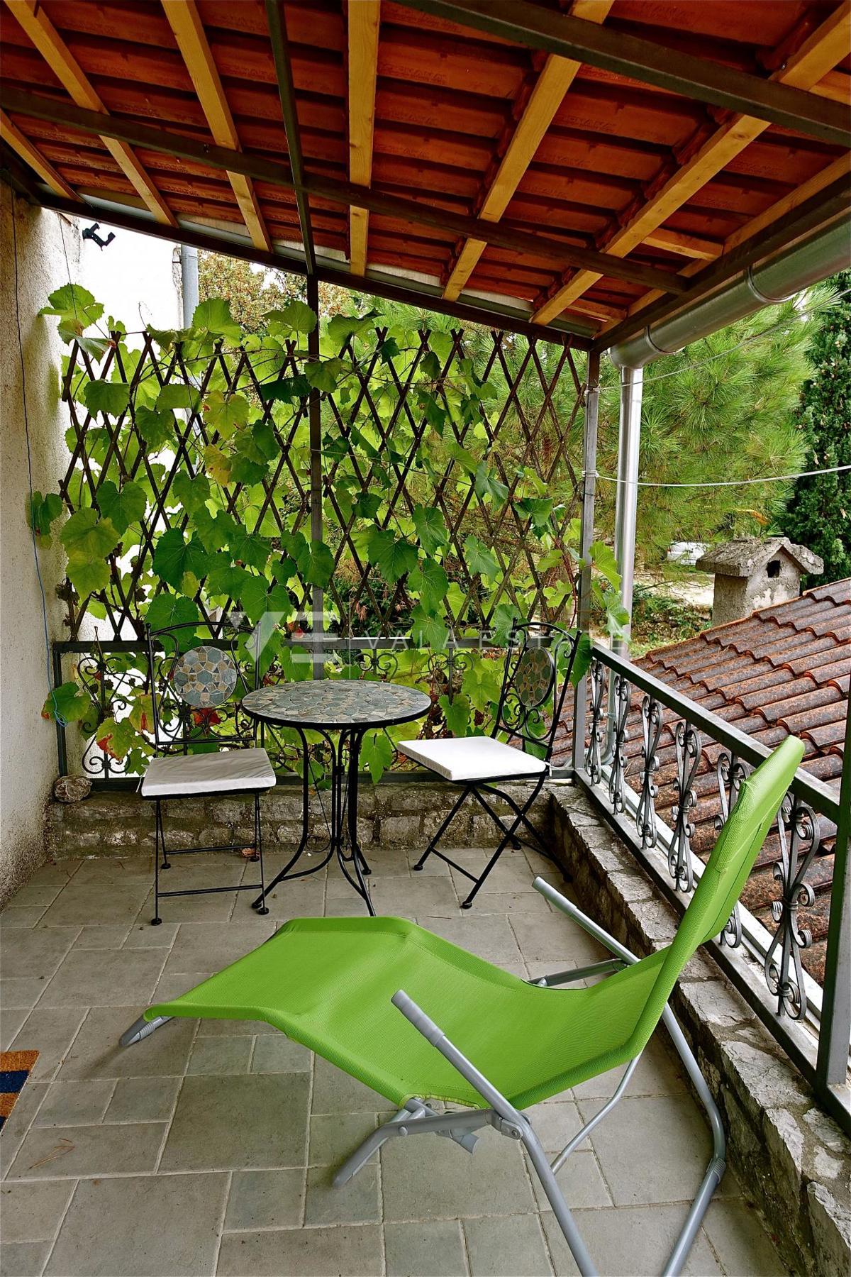 CASA INDIGENA IN PIETRA IN POSIZIONE TRANQUILLA