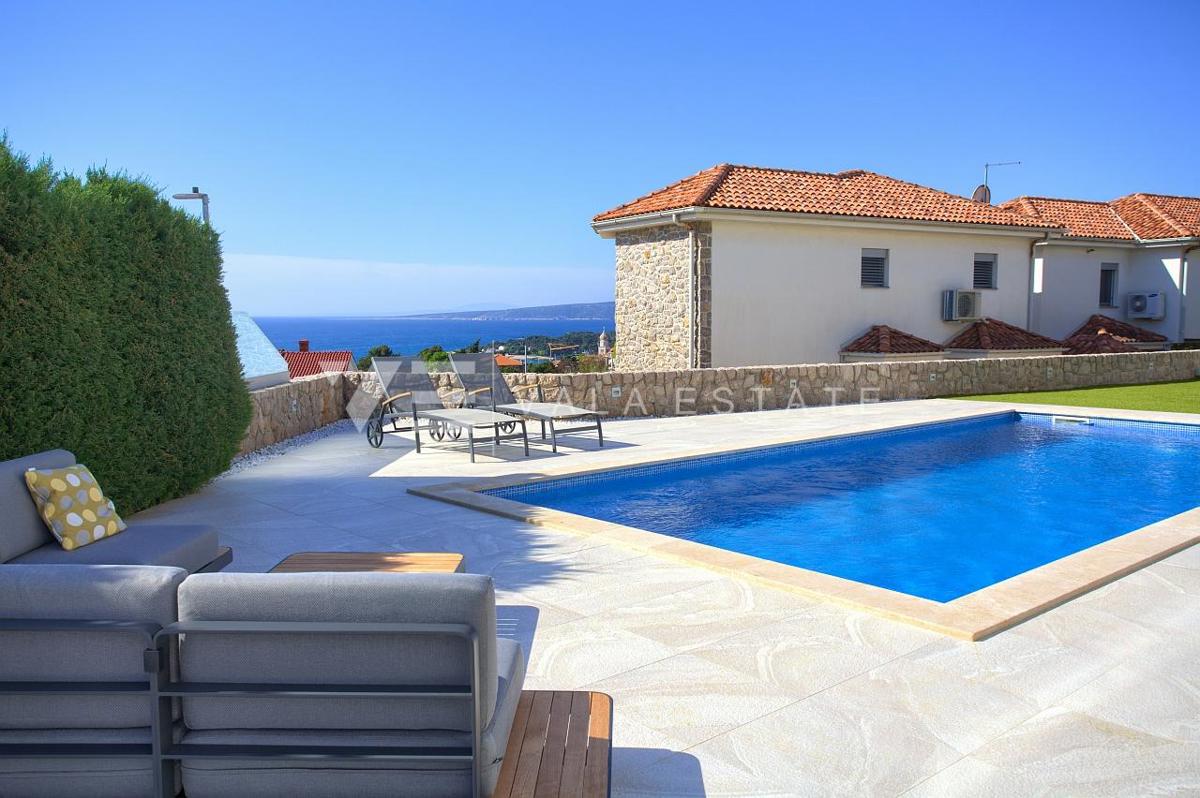 VILLA DI LUSSO CON PISCINA E VISTA MARE