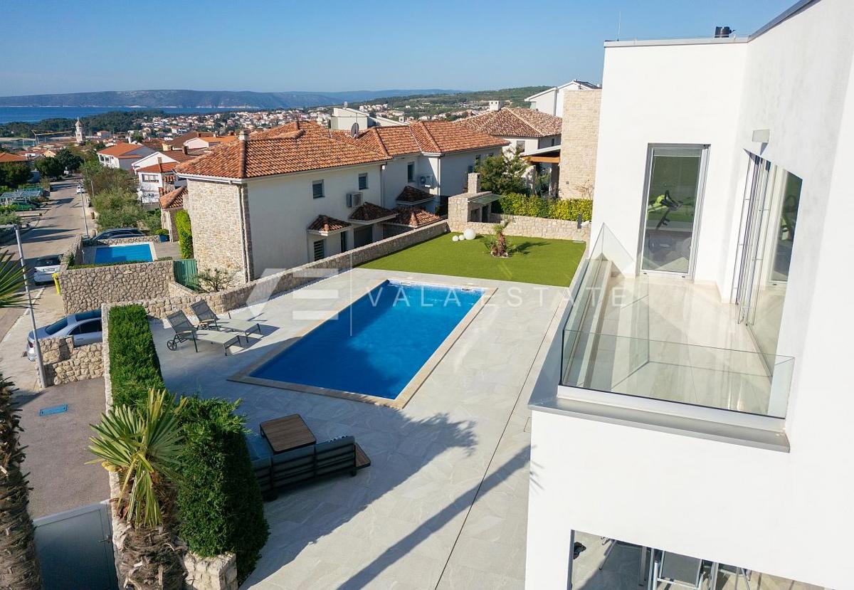 VILLA DI LUSSO CON PISCINA E VISTA MARE