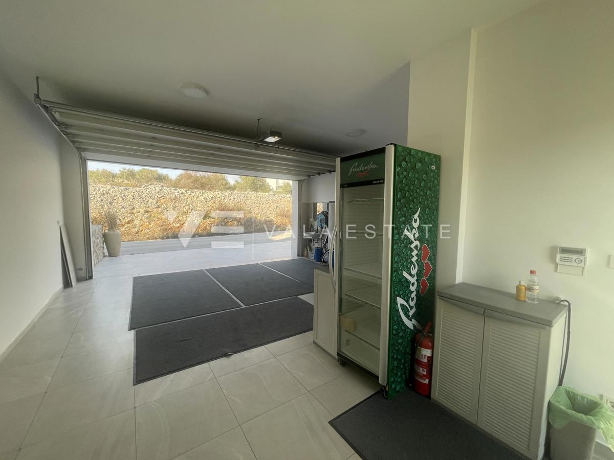 VILLA DI LUSSO CON PISCINA E VISTA MARE