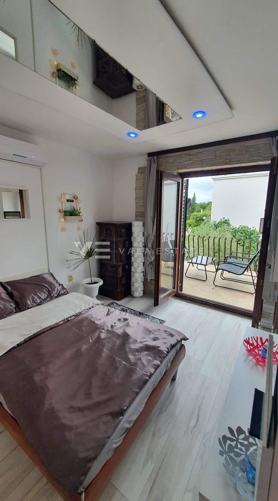 CASA INDIPENDENTE CON AMPIO GIARDINO VICINO AL MARE