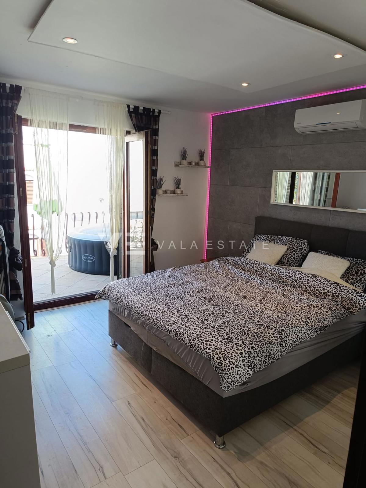 CASA INDIPENDENTE CON AMPIO GIARDINO VICINO AL MARE