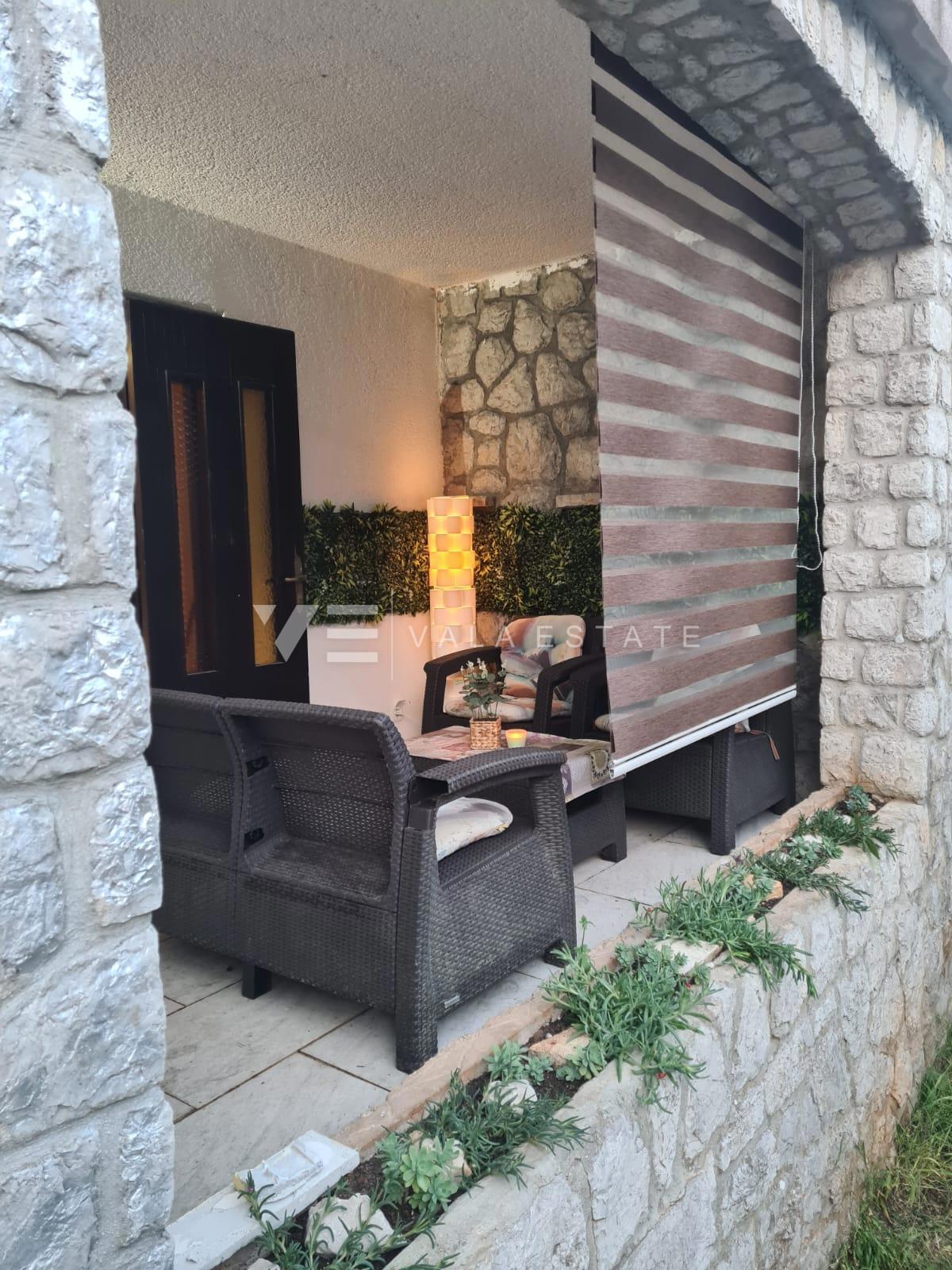 CASA INDIPENDENTE CON AMPIO GIARDINO VICINO AL MARE