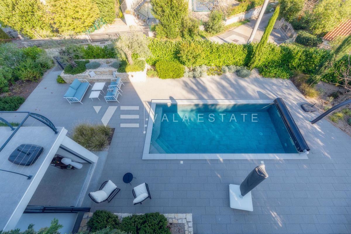 CASA MODERNA INDIPENDENTE CON PISCINA E VISTA MARE
