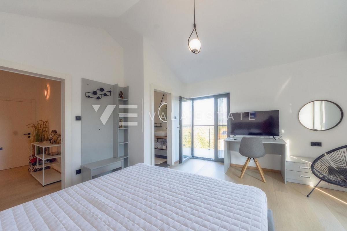 CASA MODERNA INDIPENDENTE CON PISCINA E VISTA MARE