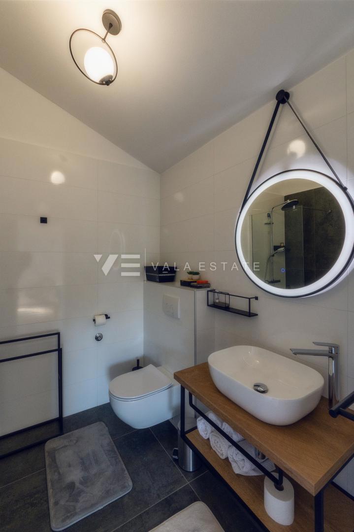 CASA MODERNA INDIPENDENTE CON PISCINA E VISTA MARE
