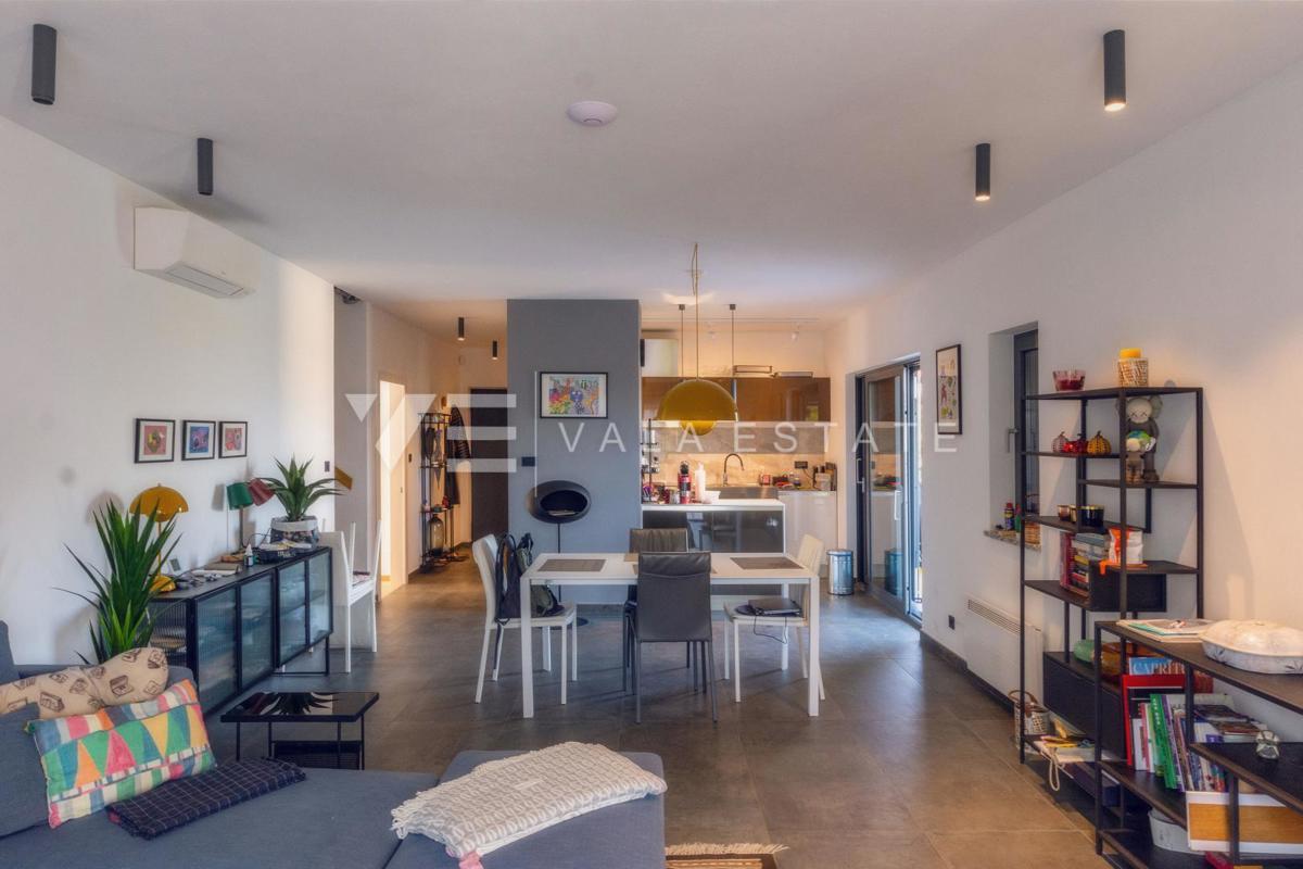 CASA MODERNA INDIPENDENTE CON PISCINA E VISTA MARE