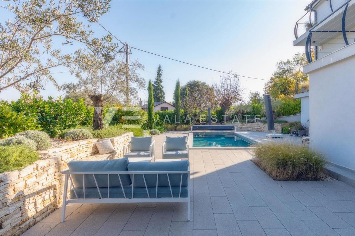 CASA MODERNA INDIPENDENTE CON PISCINA E VISTA MARE