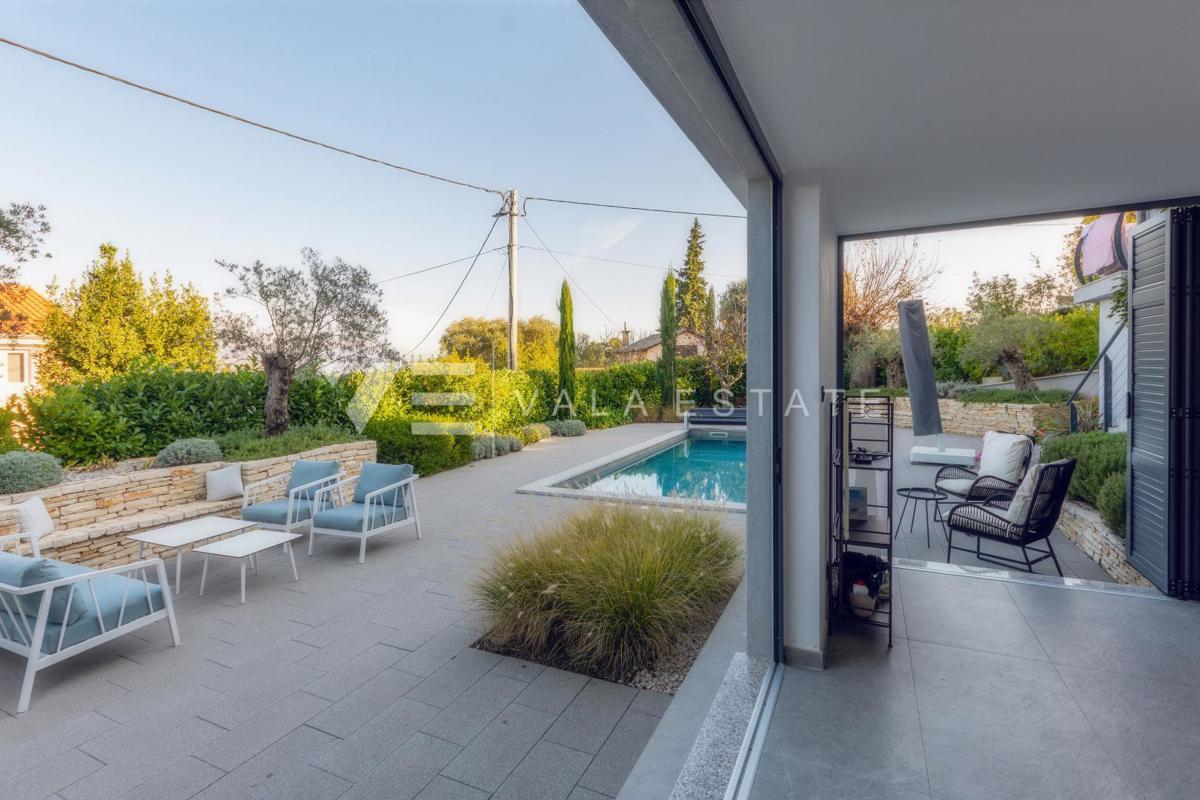 CASA MODERNA INDIPENDENTE CON PISCINA E VISTA MARE