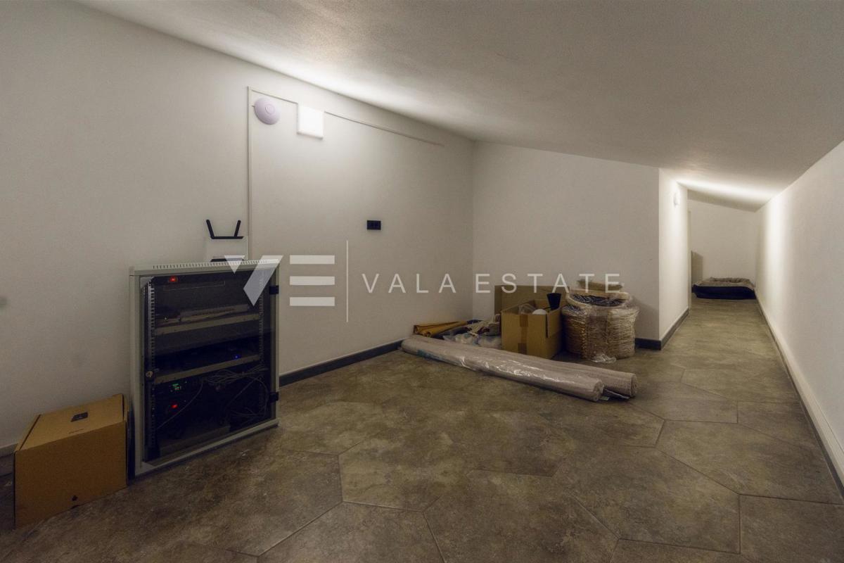 CASA MODERNA INDIPENDENTE CON PISCINA E VISTA MARE