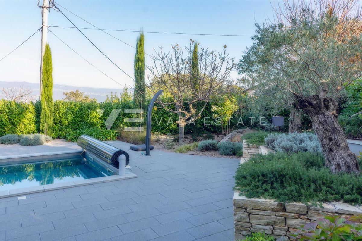 CASA MODERNA INDIPENDENTE CON PISCINA E VISTA MARE