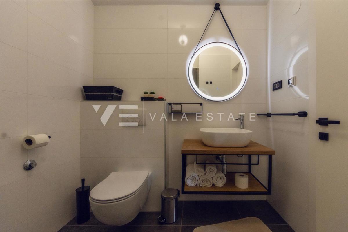CASA MODERNA INDIPENDENTE CON PISCINA E VISTA MARE