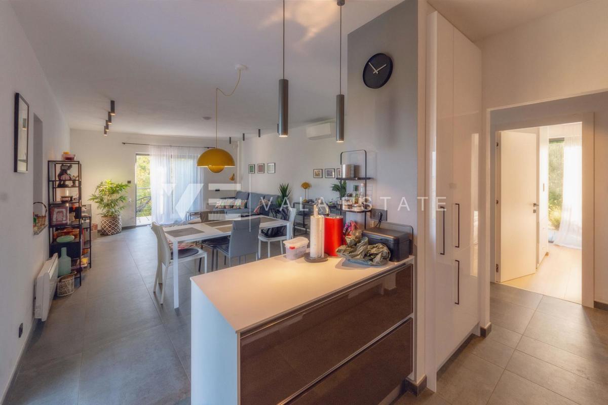 CASA MODERNA INDIPENDENTE CON PISCINA E VISTA MARE