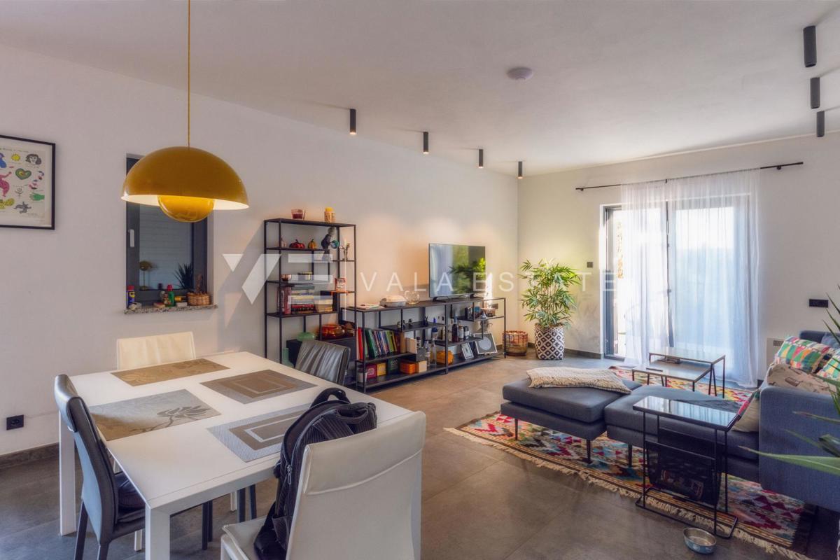 CASA MODERNA INDIPENDENTE CON PISCINA E VISTA MARE